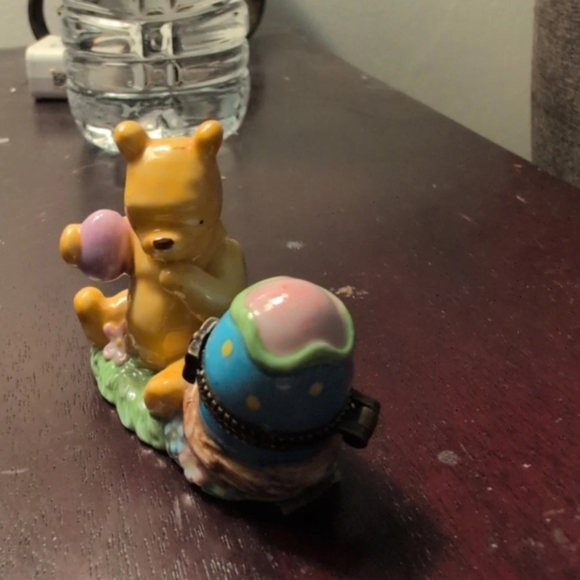 Winnie The Pooh Figurine with Easter Egg - Picture 2 of 6
